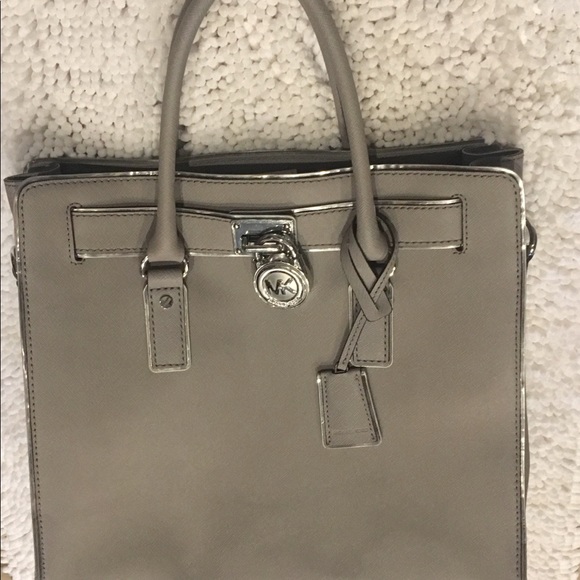 Michael Kors Handbags - 💕 Final price Michael Kors large gray Hamilton